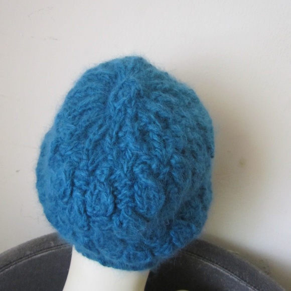 winter hat hand knit in blue - size S/M - Picture 3 of 6
